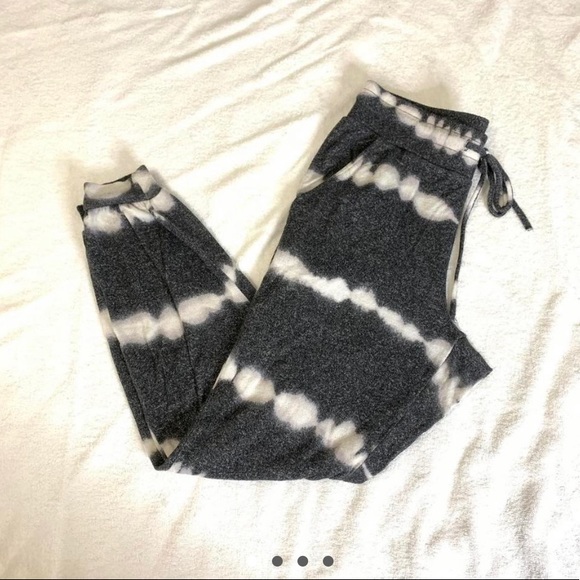 Fornia Grey and White Tie-dye Lounge Joggers - Picture 2 of 4